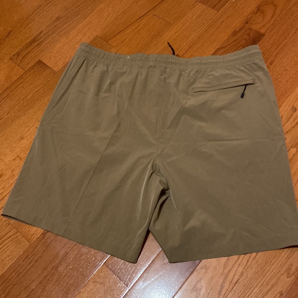 Old Navy Active Stretchtech Shorts - image 5